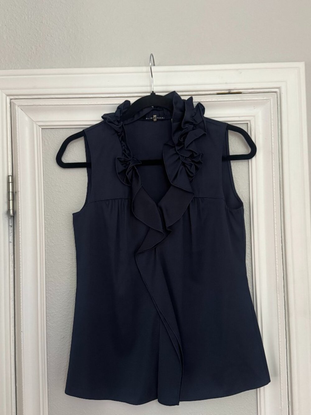 Elie Tahari navy blue silk sleeveless blouse size XS